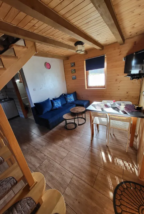 Domki nad soliną wnętrza (21)