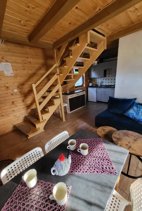 Domki nad soliną wnętrza (24)