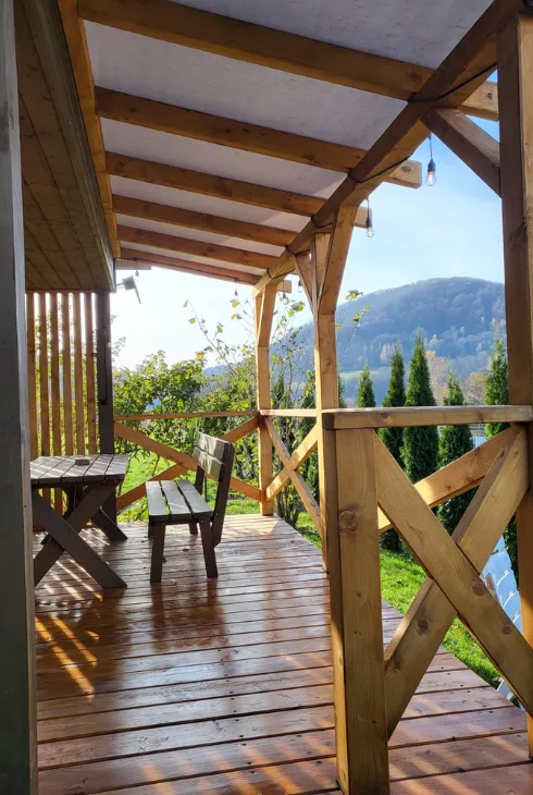 Domki nad soliną wnętrza (3)